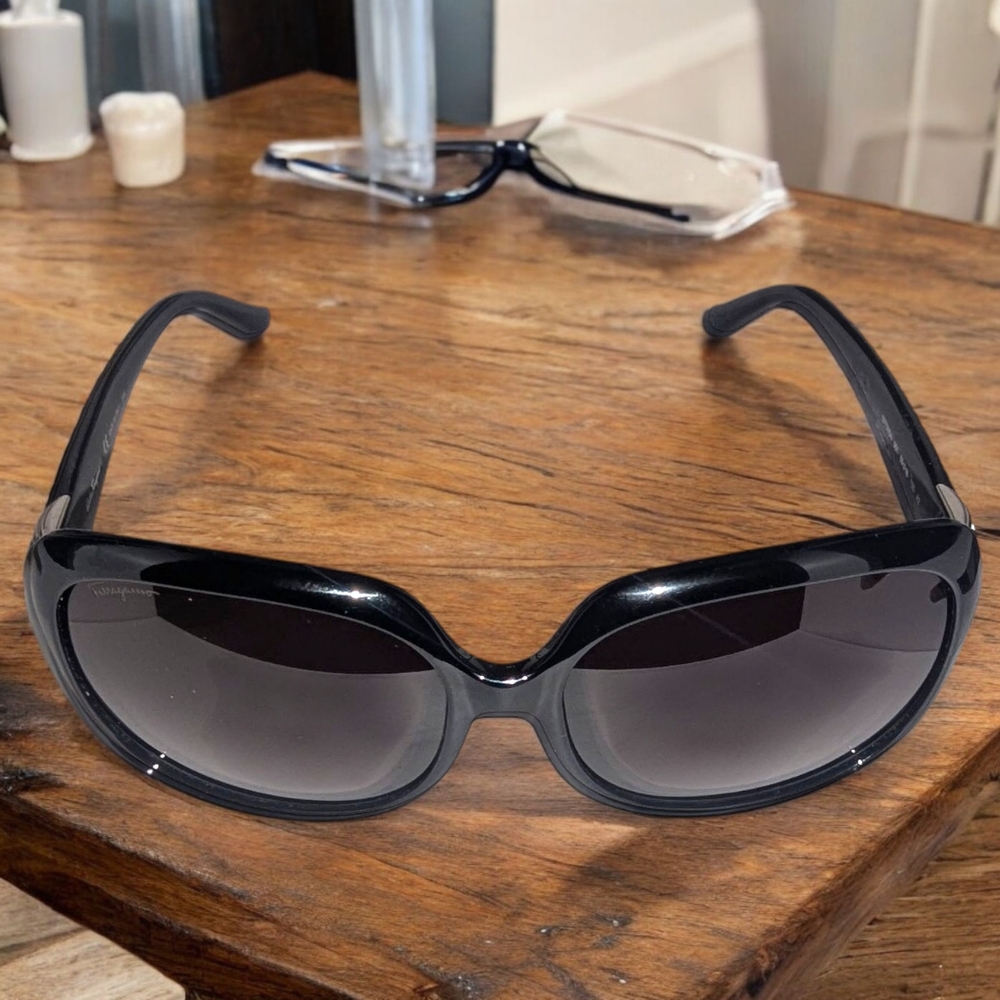 Salvatore Ferragamo Black Sunglasses - Picture 3 of 8